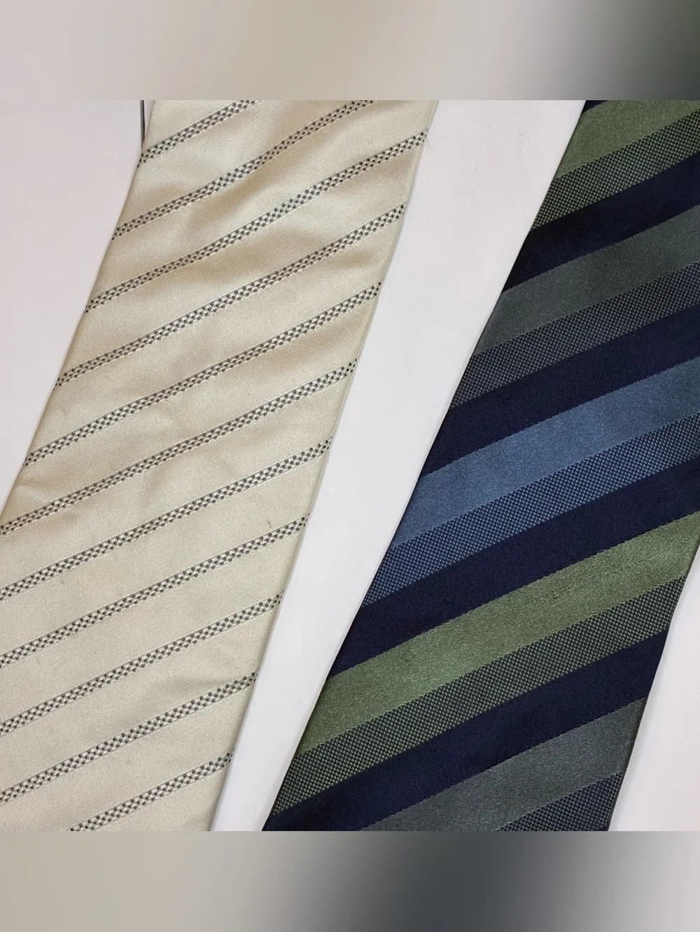 7- BCBG 100% Silk Men’s Neckties 3 MAXAZRIA & 4 ATTITUDE good condition 58”-61”